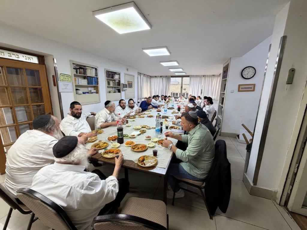אזכרה וסעודת מצווה — חברי הקהילה